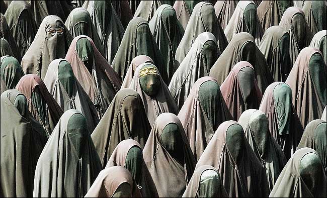 burka+crowd.jpg