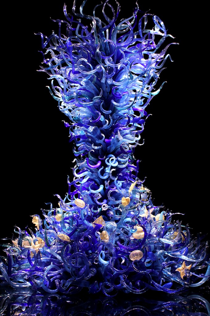 Blue-Chihuly-sculpture-in-Seattle-682x1024.jpg