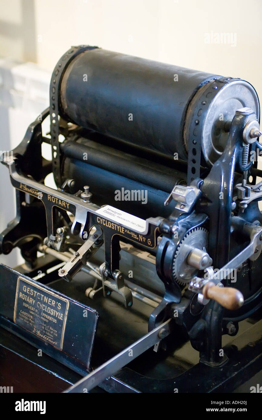 mimeograph-gestetners-rotary-cyclostyle-duplication-apparatus-ADH20J.jpg