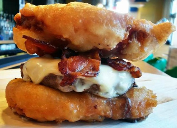 deep-fried-twinkies-burger.jpg