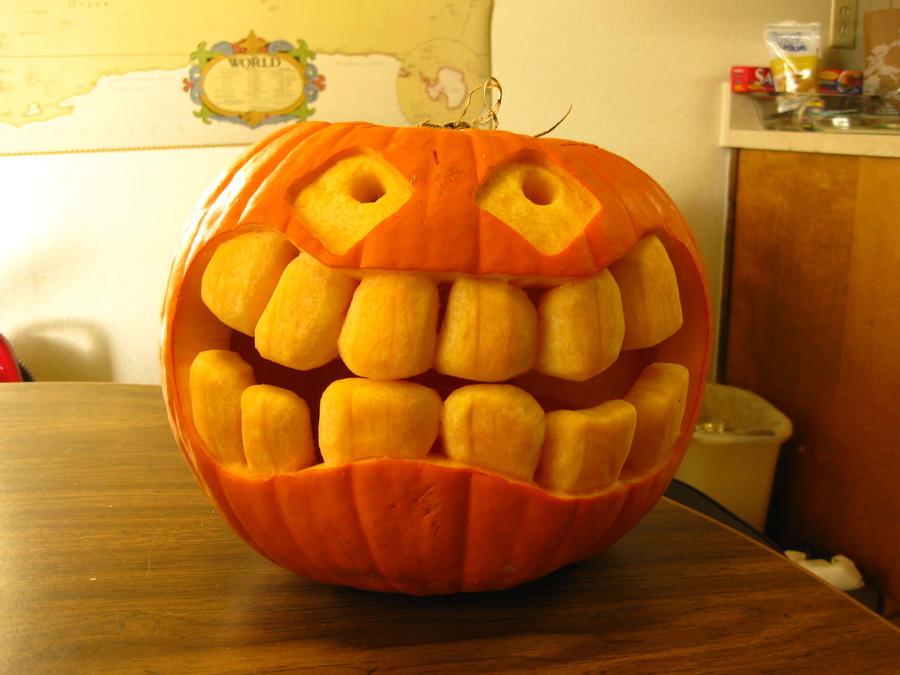 pumpkin_smile_by_northernbark-d34imyy.jpg