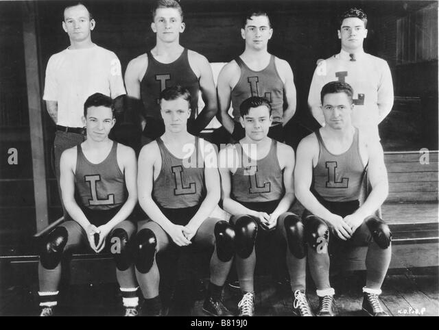 kirk-douglas-1935-1939-in-this-squad-of-st-lawrence-university-sportsmen-b819j0.jpg