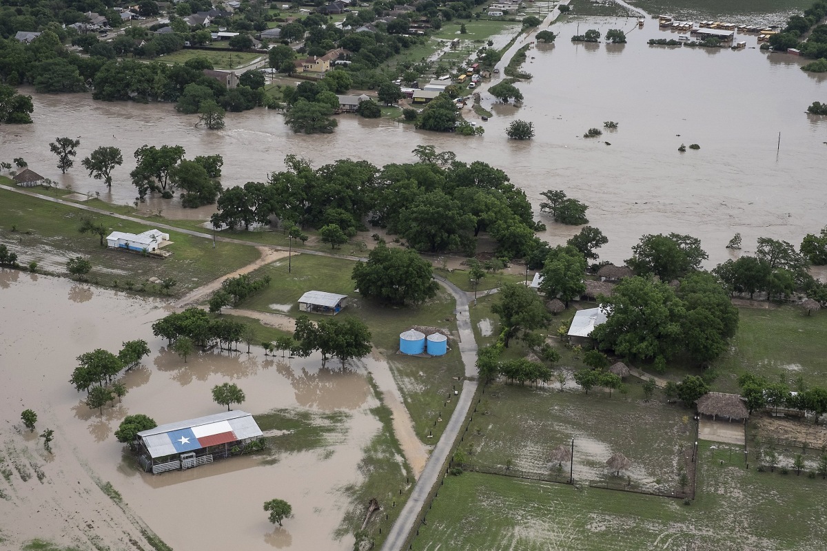 150525-floods-texas-ef-1707_afb9c475fb2389e1a89ae557a3cd4a32.nbcnews-fp-1200-800.jpg