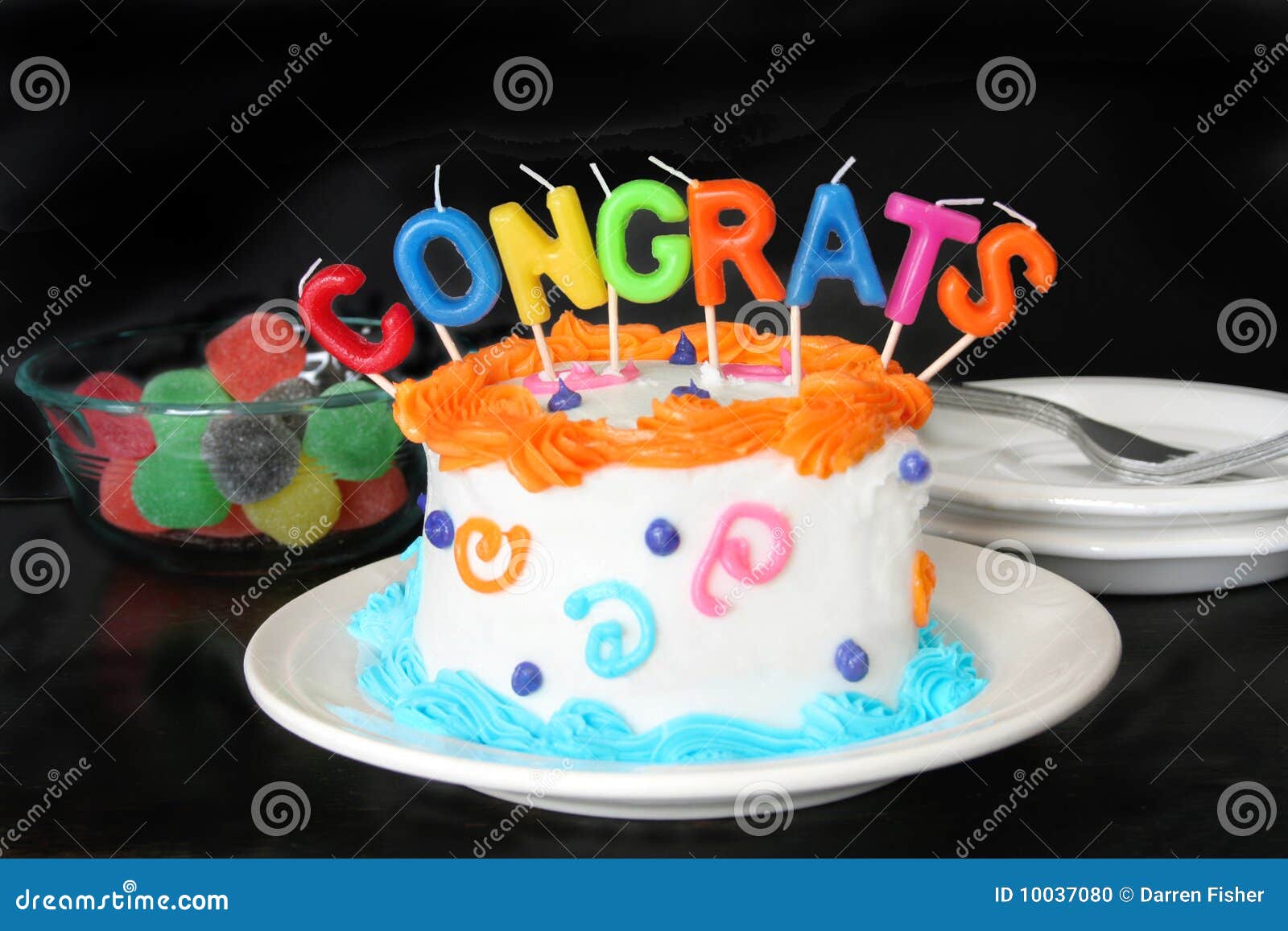 congratulation-cake-10037080.jpg