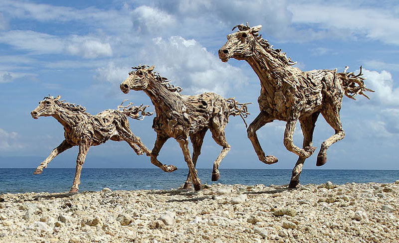 galloping-horses-made-from-driftwood-by-james-doran-webb-2.jpg