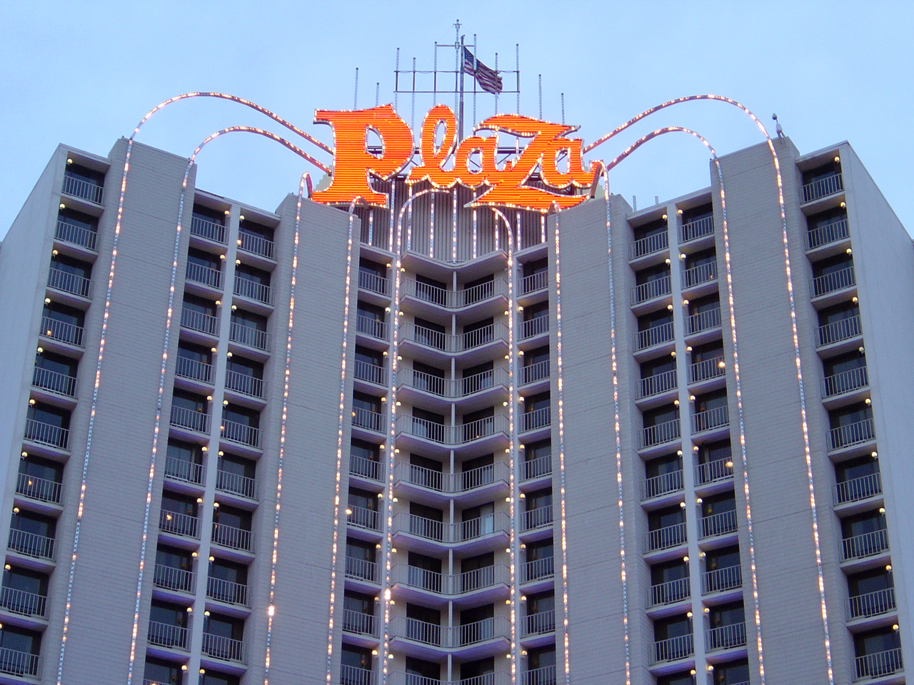 Plaza_Hotel_%26_Casino.jpg