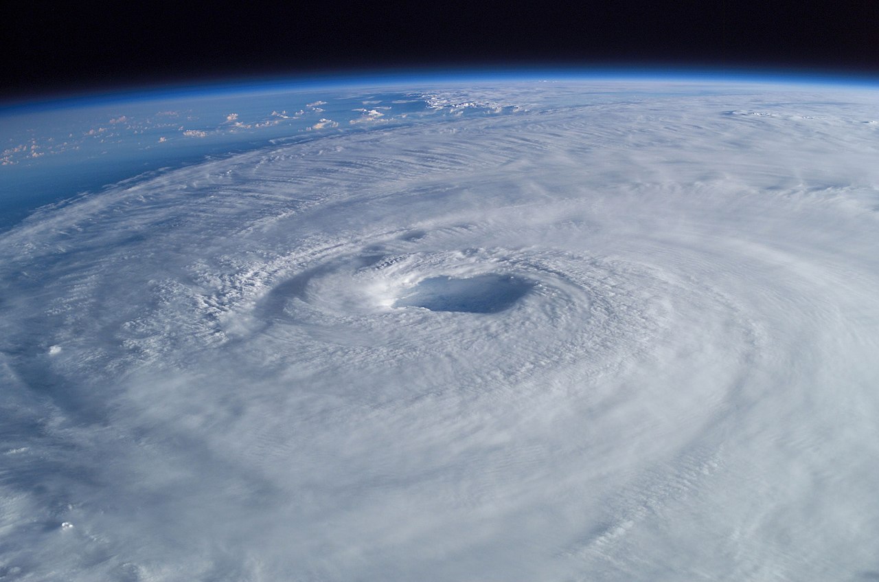1280px-Hurricane_Isabel_from_ISS.jpg