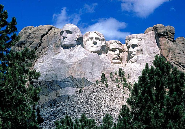 640px-Mount_Rushmore.jpg
