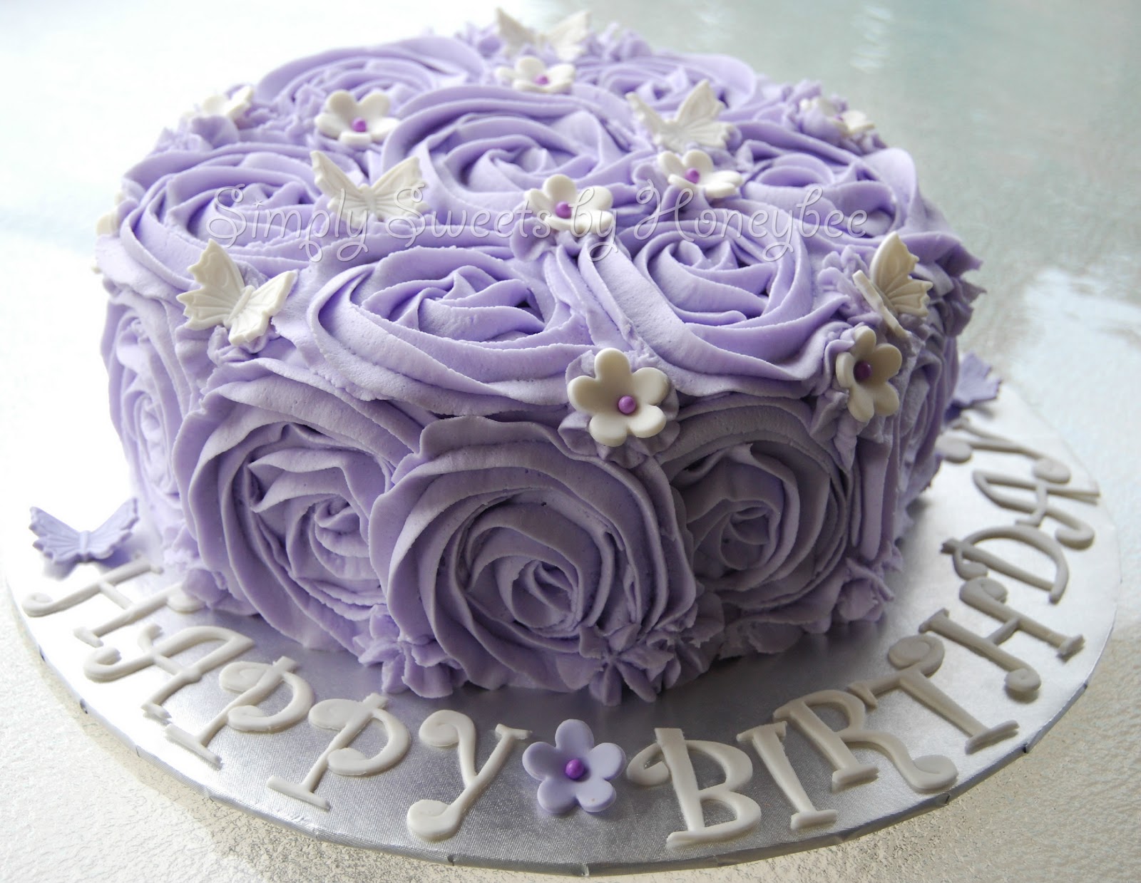 Happy_birthday_cake_with_roses-image.jpg