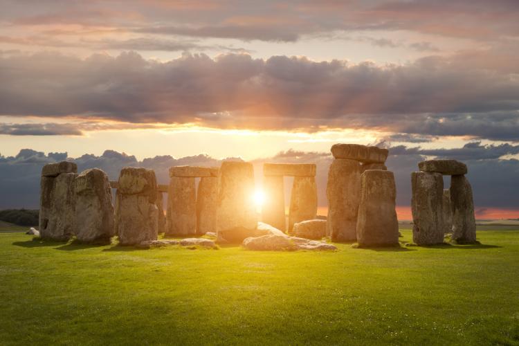 stonehenge-solstice2.jpg
