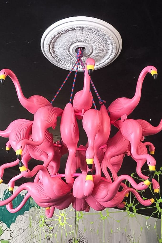pink-flamingo-chandelier.jpg