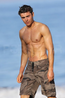 zac_efron_looking_ripped_2.png
