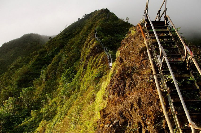 stairways_to_heaven_oahu.jpg