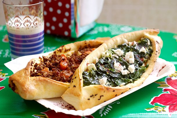 pide-mit-spinat-und-hack-,id=8a14491a,b=lecker,w=610,cg=c.jpg