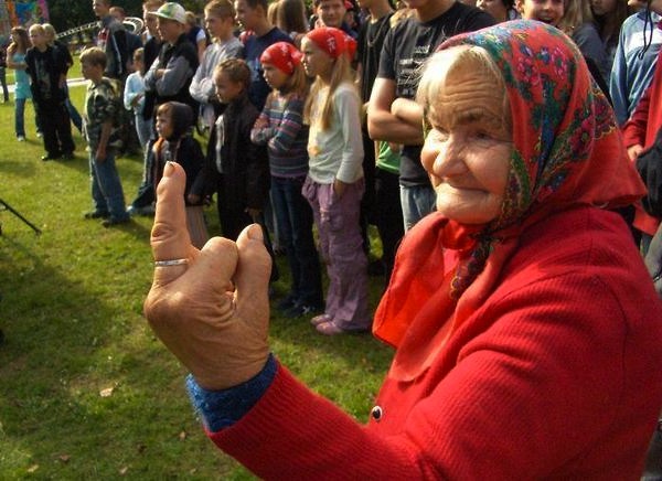 a-aaa-angry-old-lady.jpg