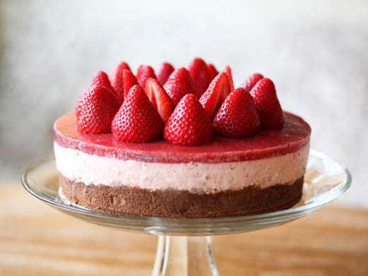 no-bake-strawberry-cheesecake-02zb.jpg