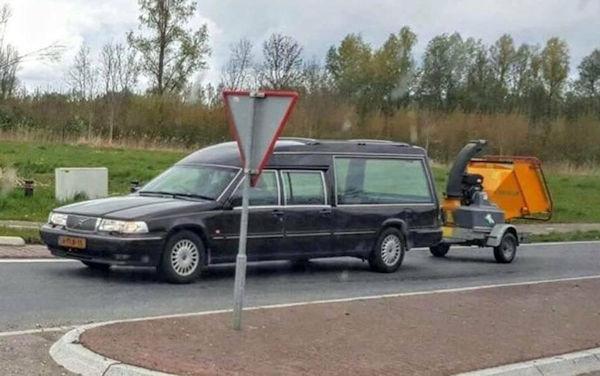 car-funeral-chipper.jpg