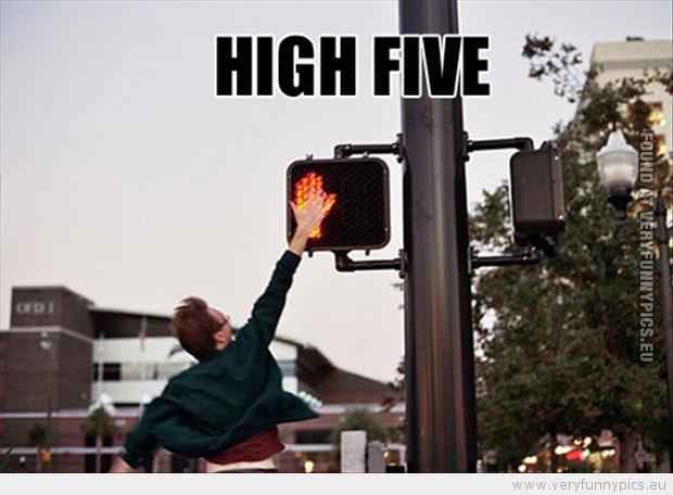 funny-picture-high-five-motorcykle-an-stop-light.jpg