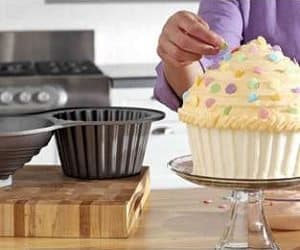 giant-cupcake-pan.jpg