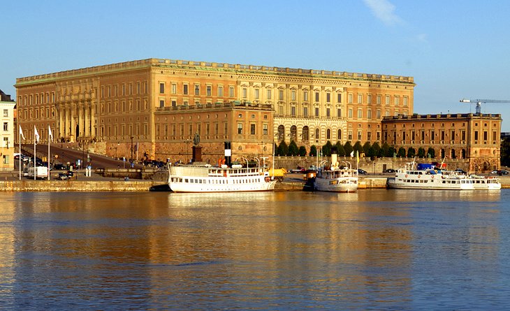 sweden-stockholm-king-palace.jpg
