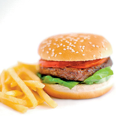 0905p68f_burger_fries_l.jpg